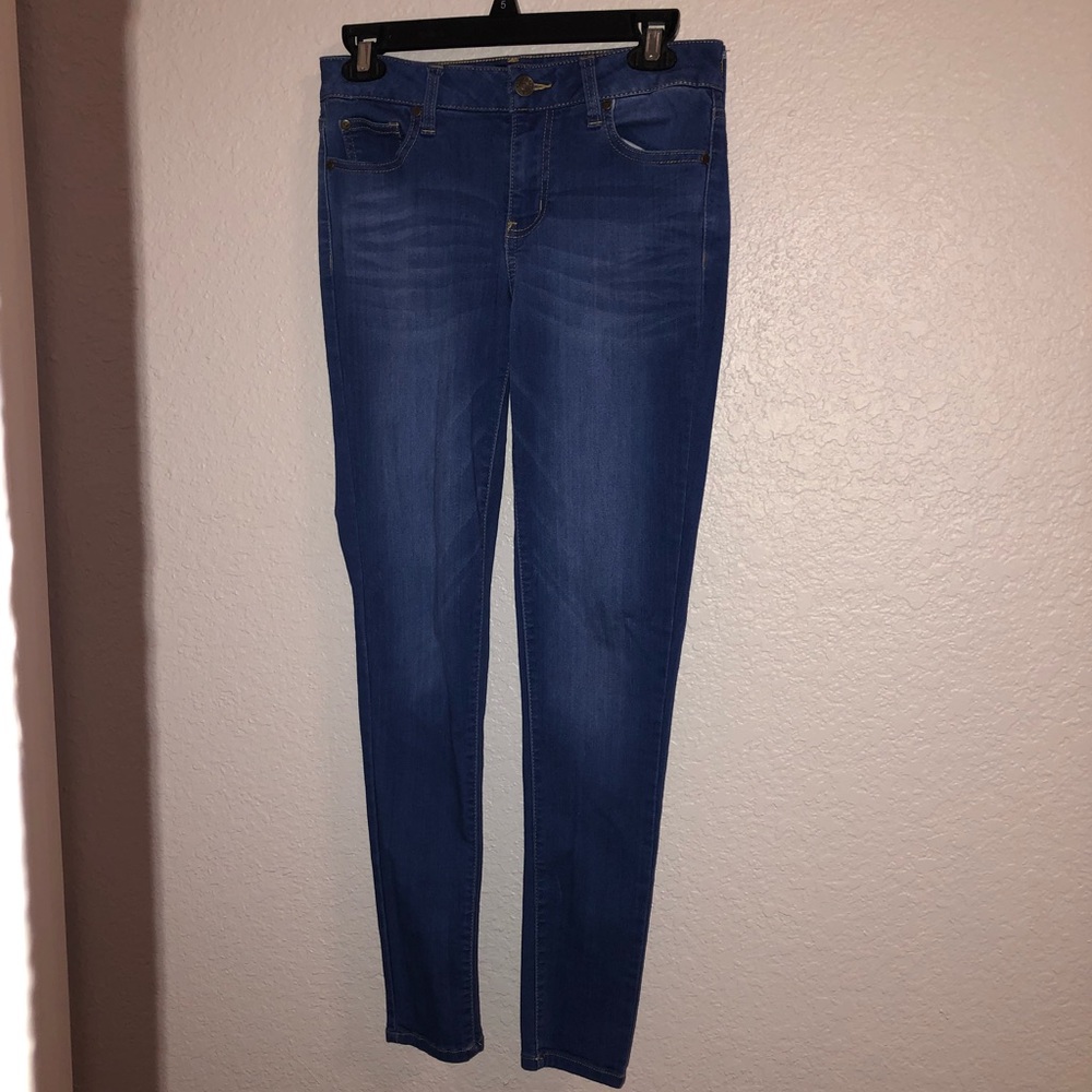 Medium wash skinny jeans